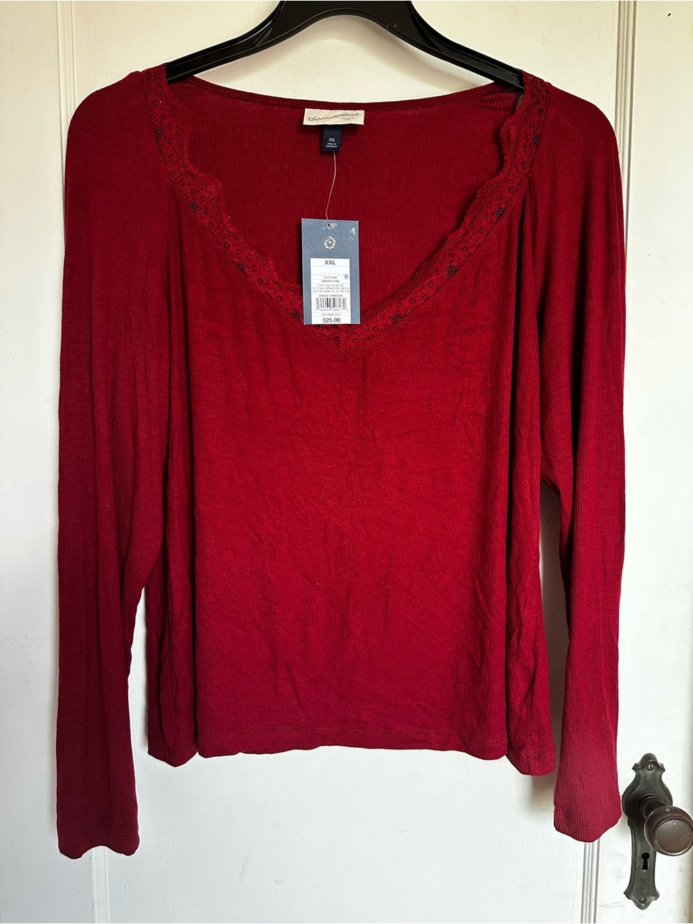 Universal Thread Red Lace-Trim Long Sleeve V-Neck Top